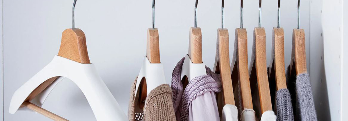 Clothes Hangers for Closets: Metal Wire, Plastic or Cedar Hangers